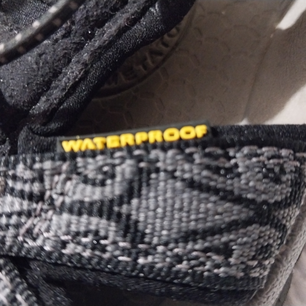 Keen Black and Gray Sandals - Picture 5 of 10